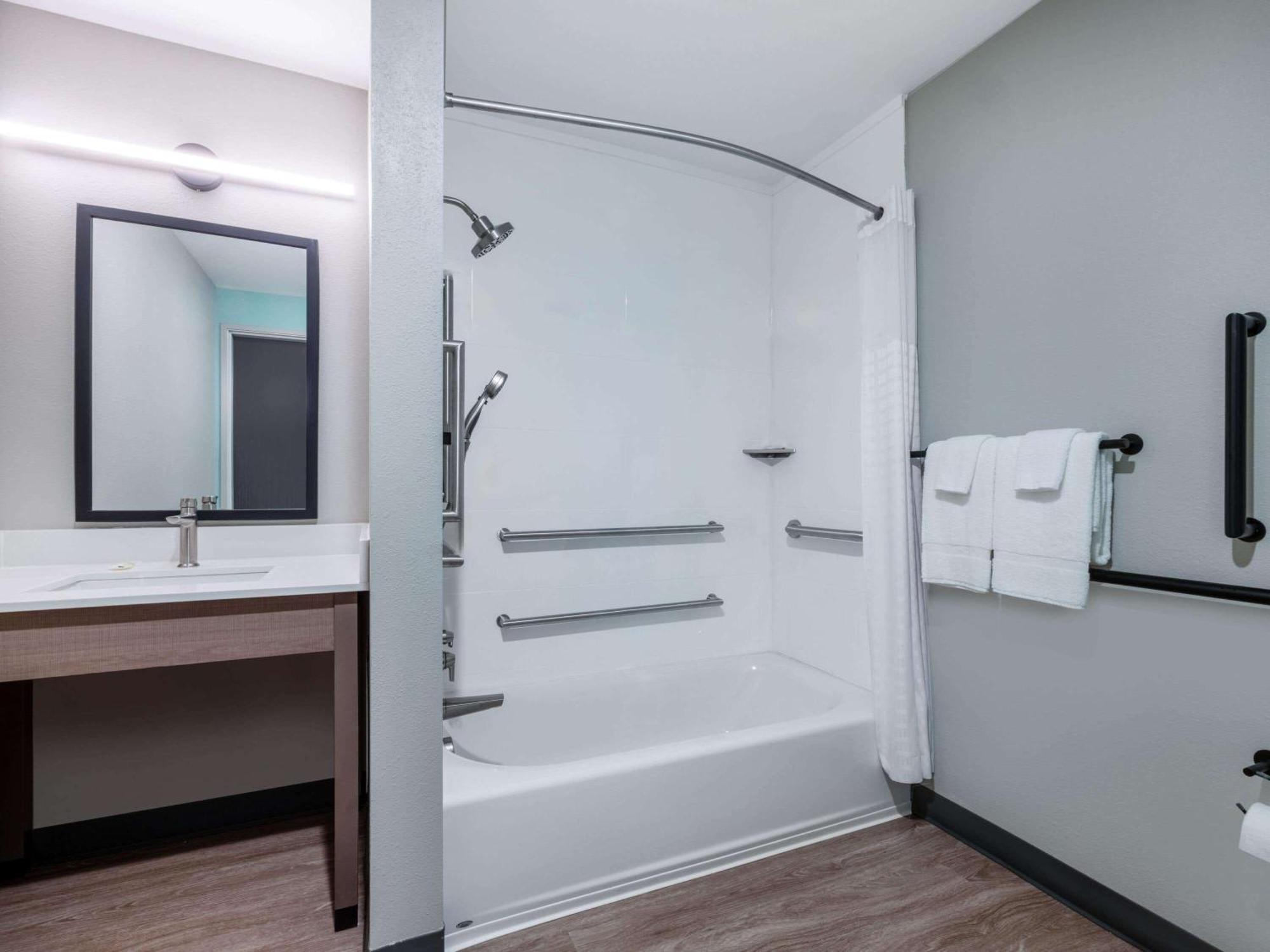 Echo Suites Extended Stay By Wyndham Indianapolis Ameriplex Екстер'єр фото