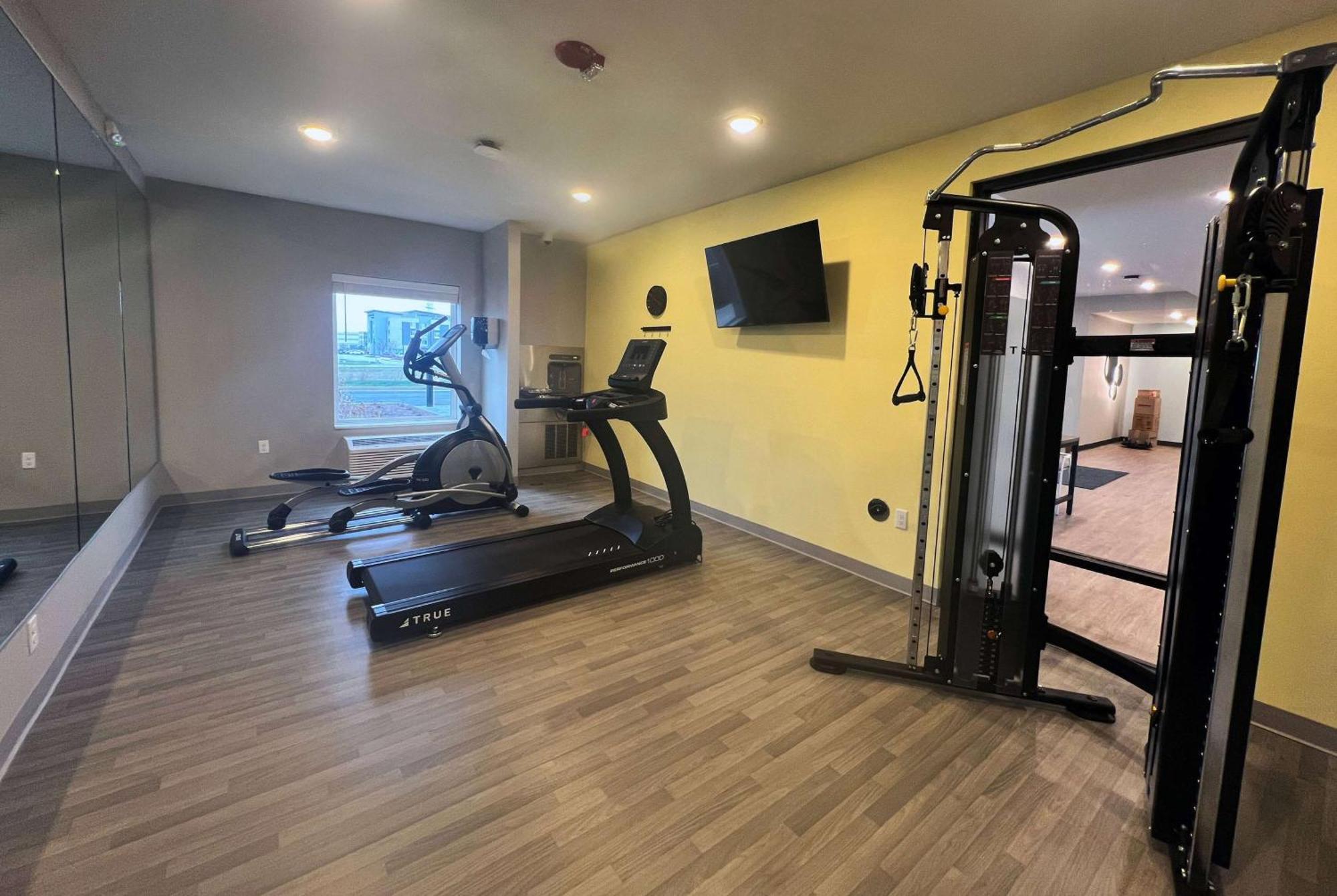 Echo Suites Extended Stay By Wyndham Indianapolis Ameriplex Екстер'єр фото